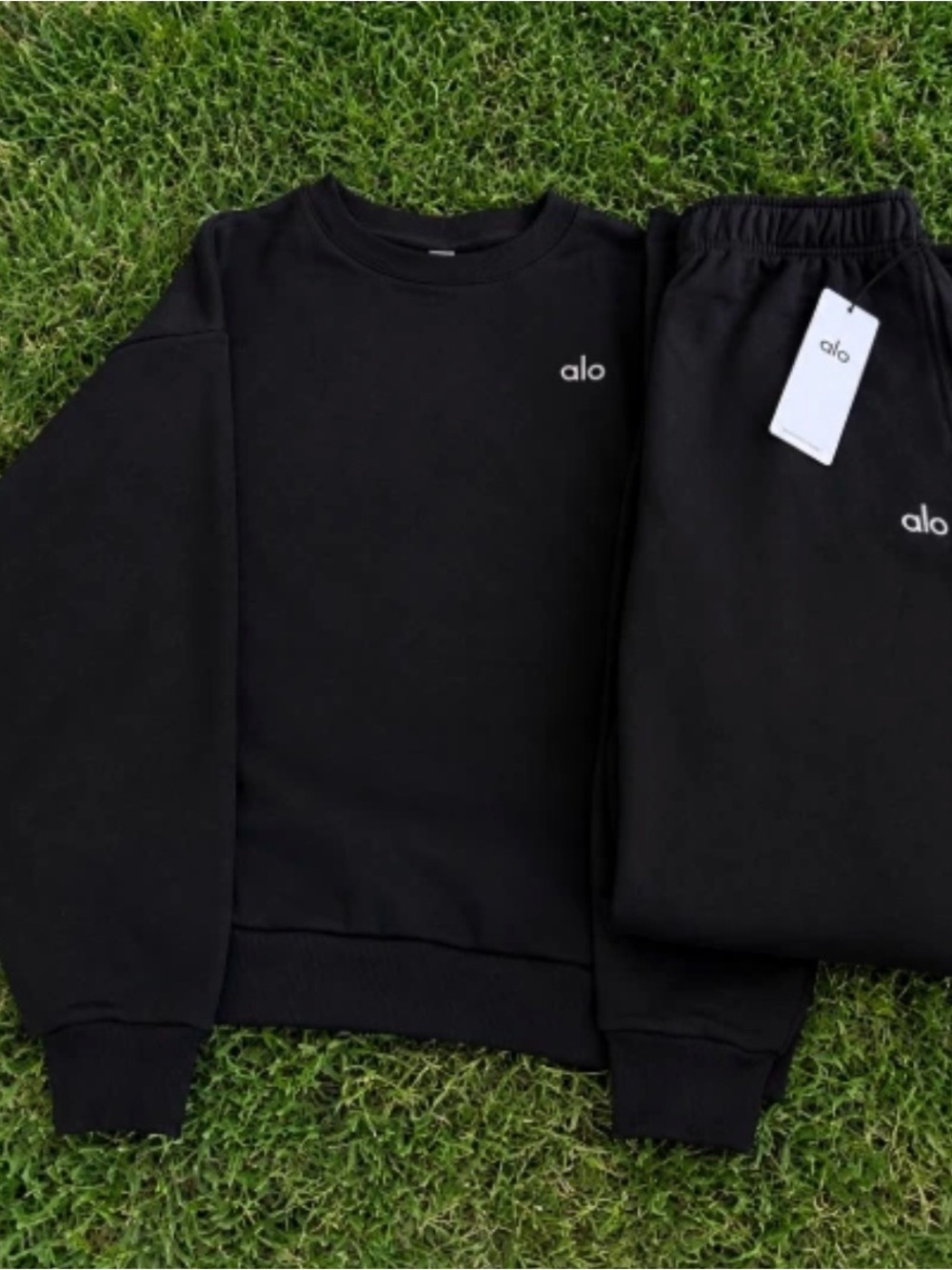 ALO Yoga Men's Black Crewneck Sweatshirt